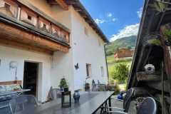 den Tag ausklingen lassen, auf der Terrasse mit malerischem Berg-Blick